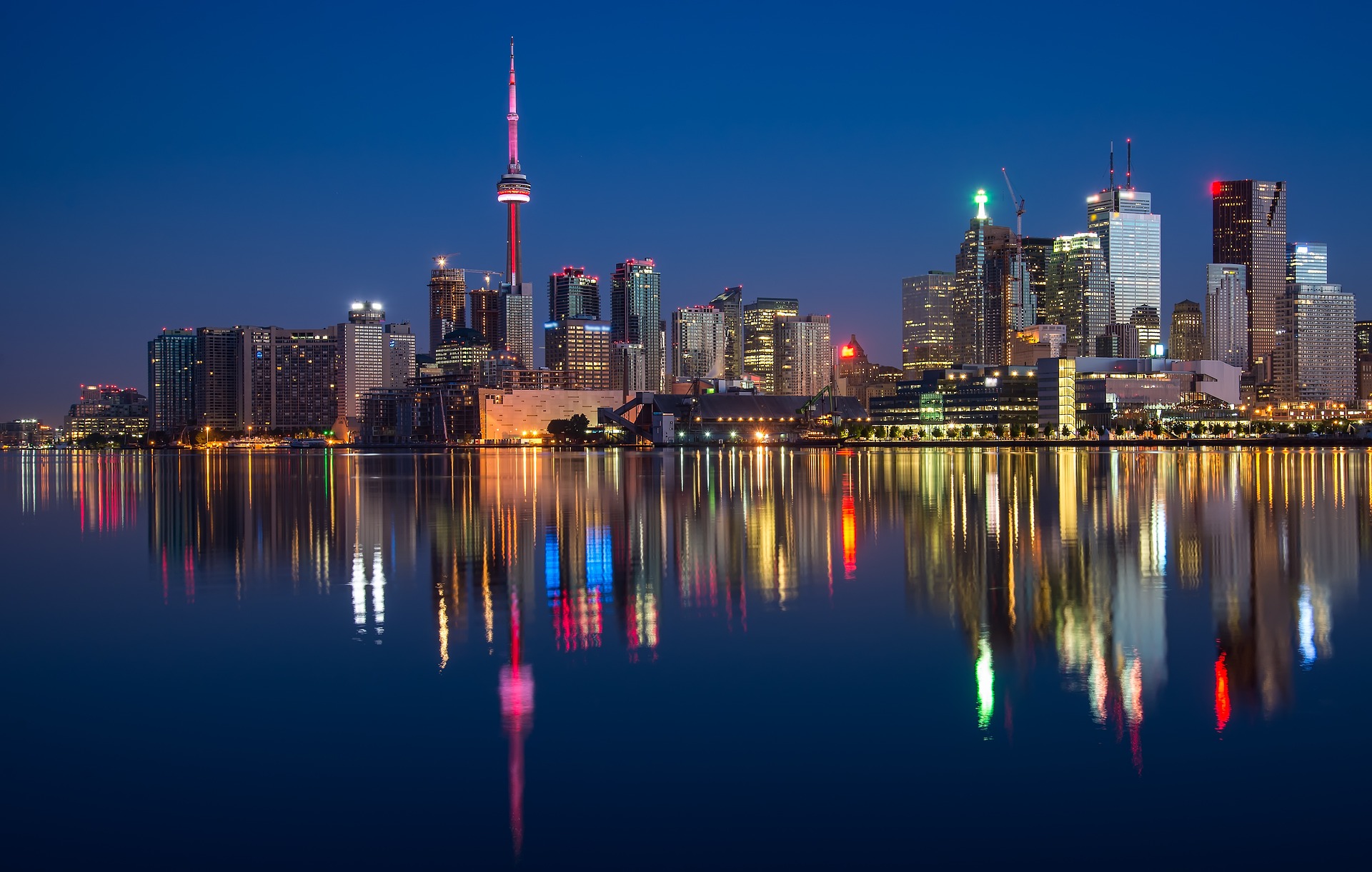 buildings-g548054be2_1920.jpg